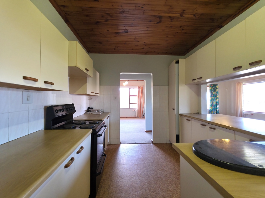 4 Bedroom Property for Sale in Wavecrest Eastern Cape